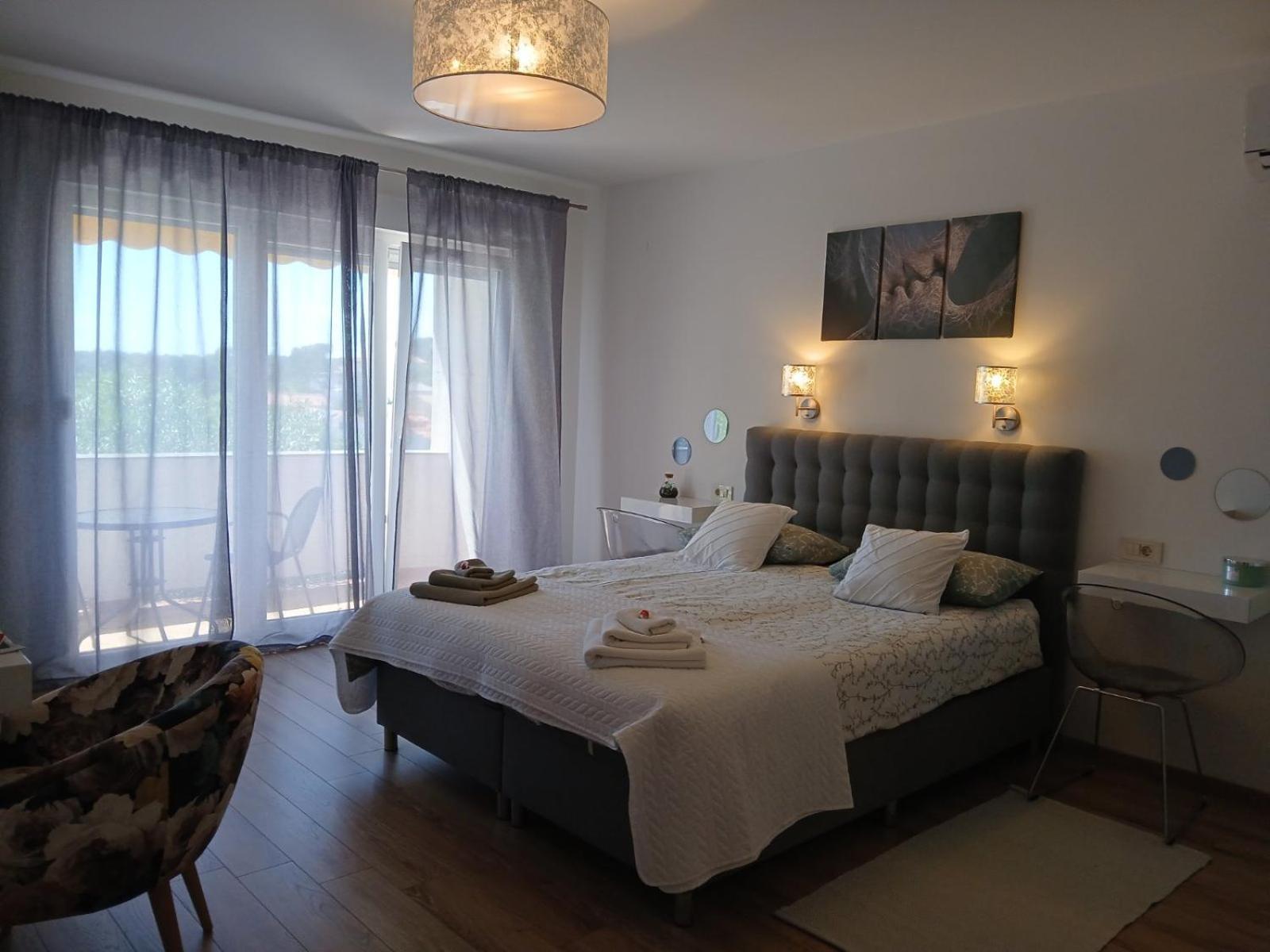 Riviera Rooms And Apartments Palit Exteriör bild