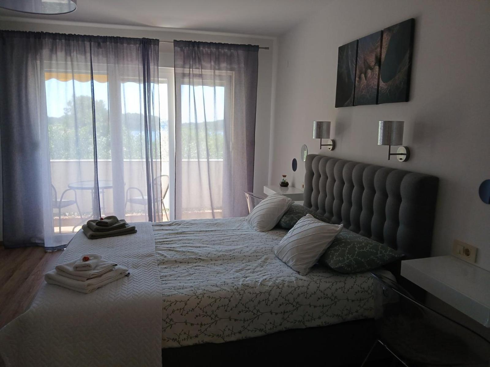 Riviera Rooms And Apartments Palit Exteriör bild